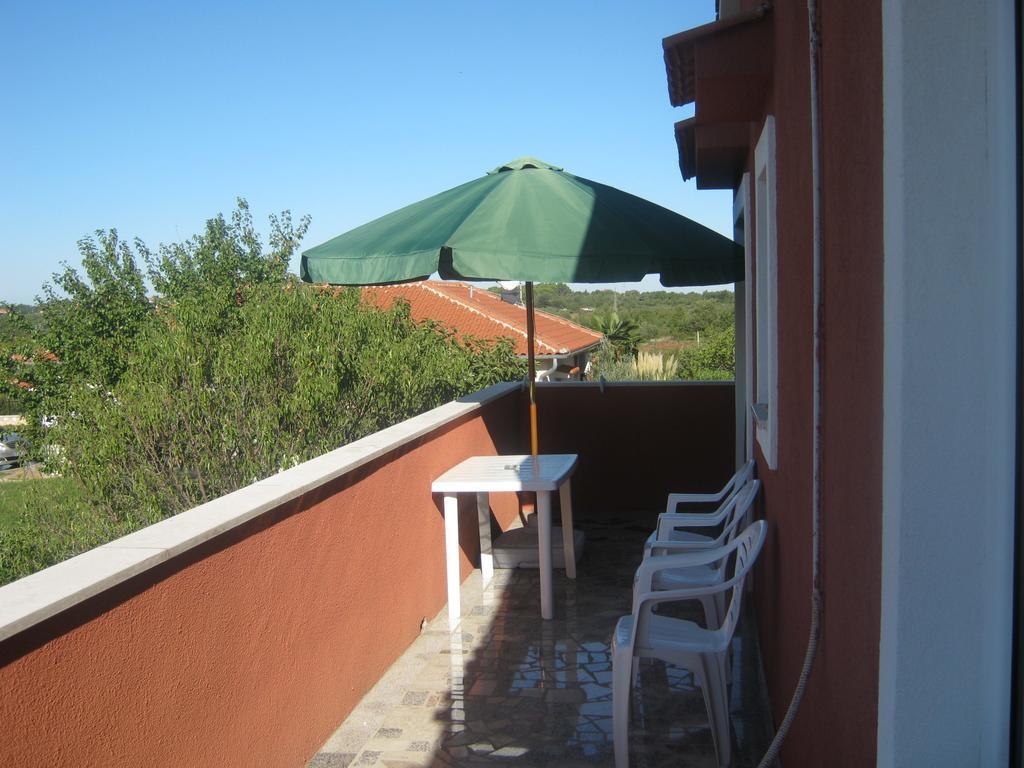 Apartman Perci Vrh Tar-Vabriga Esterno foto